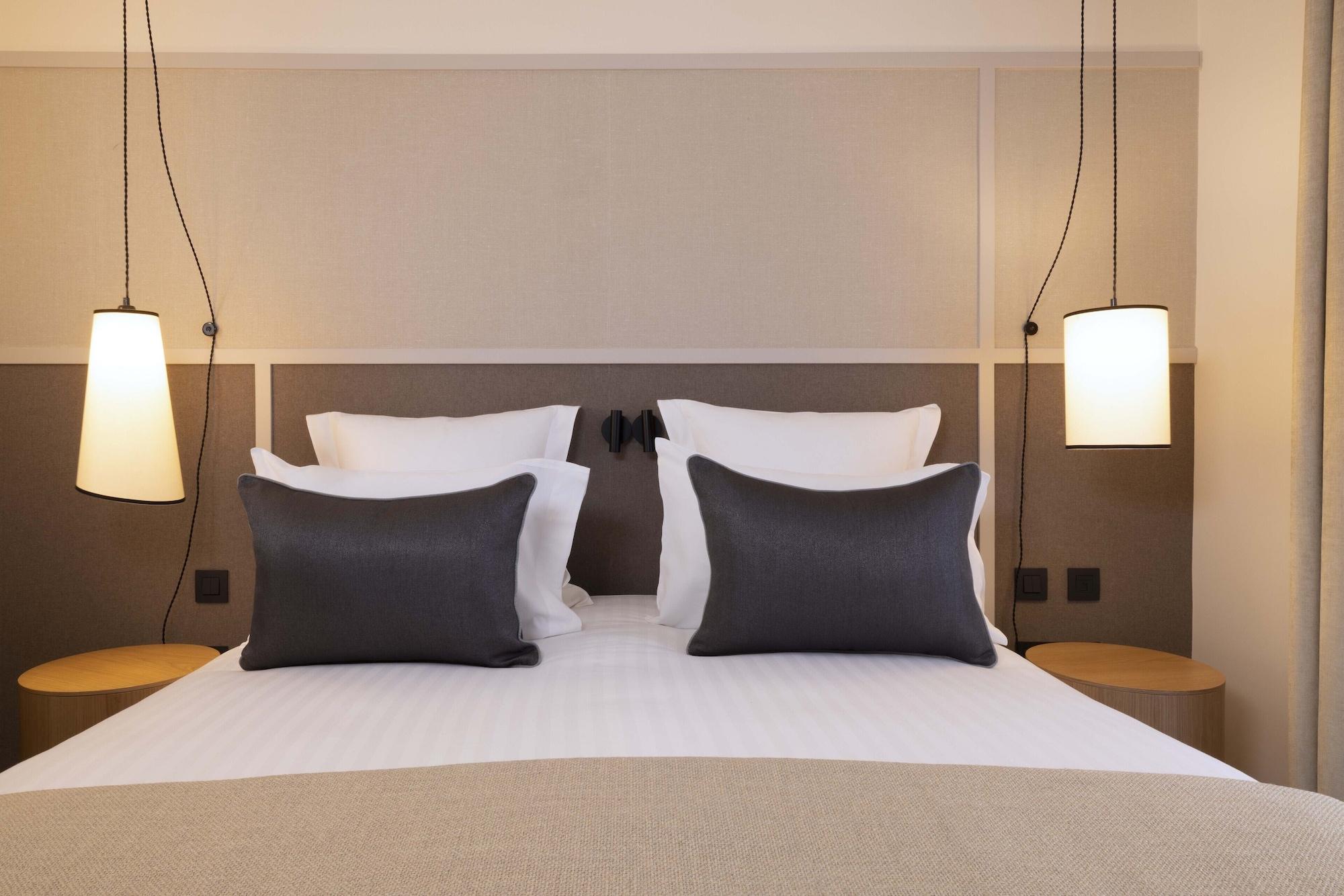 Toujours & Hotel Parijs